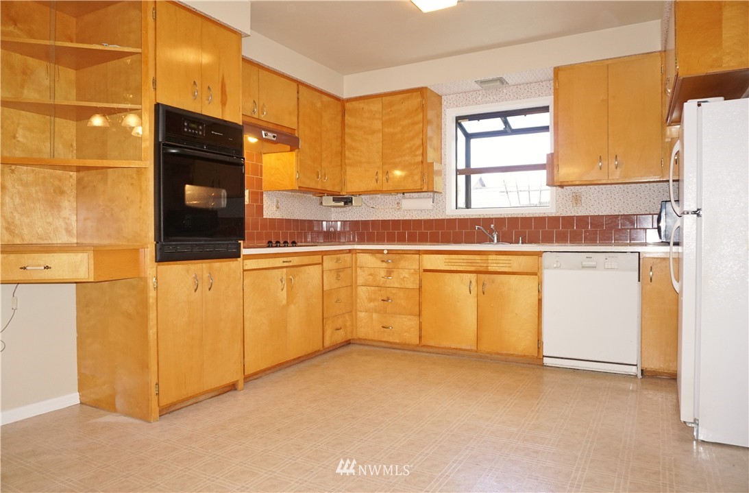 4112 Petersville Road Northeast Bremerton, WA 98310 - Photo 10 of 25 Gallery Image 10