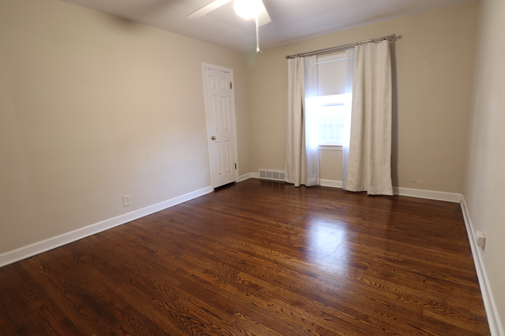 817 Rowe Avenue Park Ridge, IL 60068 - Photo 21 of 35 Gallery Image 21