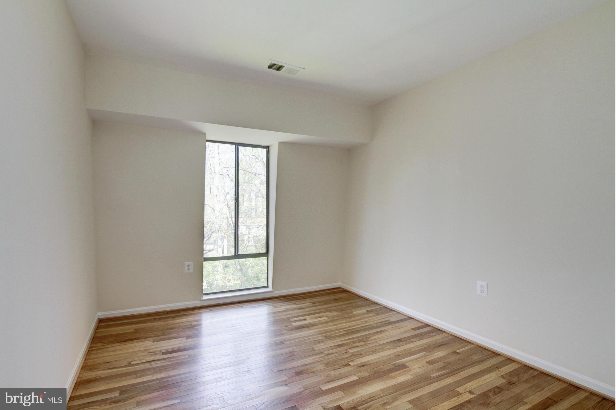 8164 Inverness Ridge Road Potomac, MD 20854 - Photo 13 of 30 Bedroom