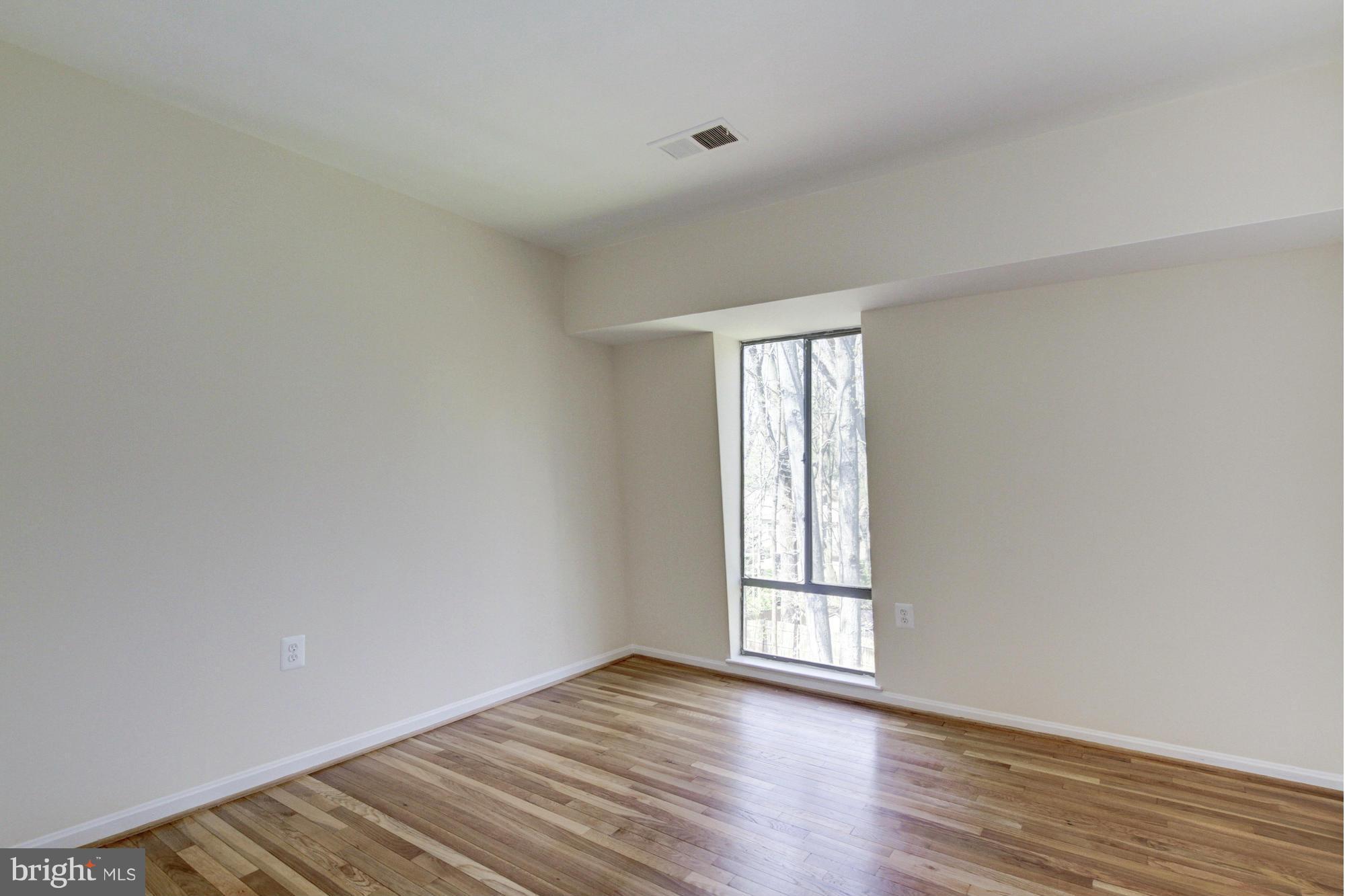 8164 Inverness Ridge Road Potomac, MD 20854 - Photo 15 of 30 Bedroom