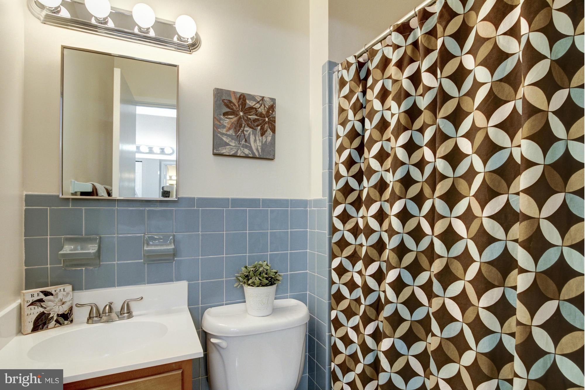 8164 Inverness Ridge Road Potomac, MD 20854 - Photo 20 of 30 Bath (Master)