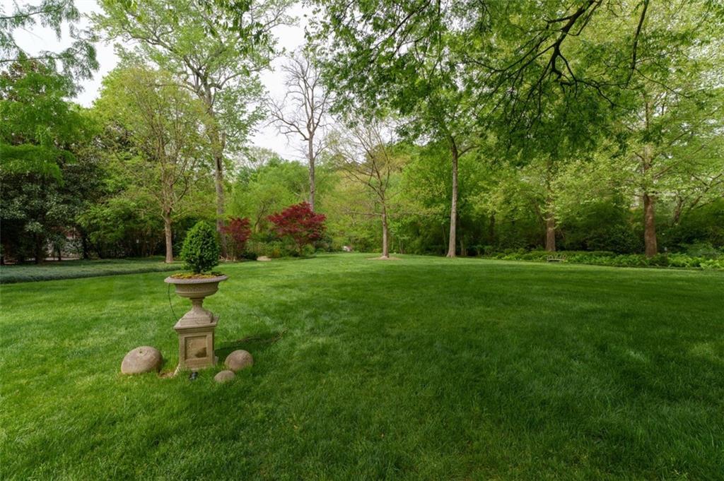 2288 Peachtree Road Northwest, Unit 4 Atlanta, GA 30309 - Photo 45 of 50 a view of a park with large trees