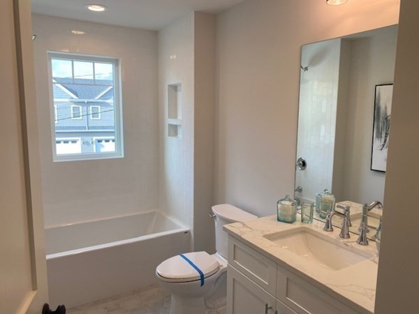 20 Harding Road Needham, MA 02492 - Photo 8 of 11