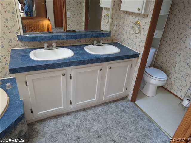 2383 Red Lane Road Powhatan, VA 23139 - Photo 5 of 14 Master Bath