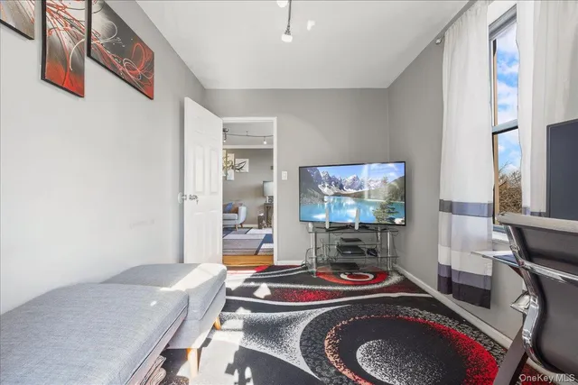 $259,000 | 4315 Webster Avenue, Unit 5E | Woodlawn Heights