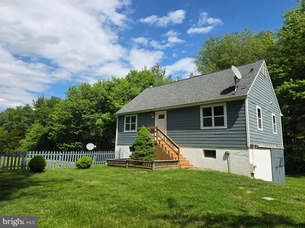 $2,200 | 4402 Mountain Laurel Lane, Marshall, VA 20115