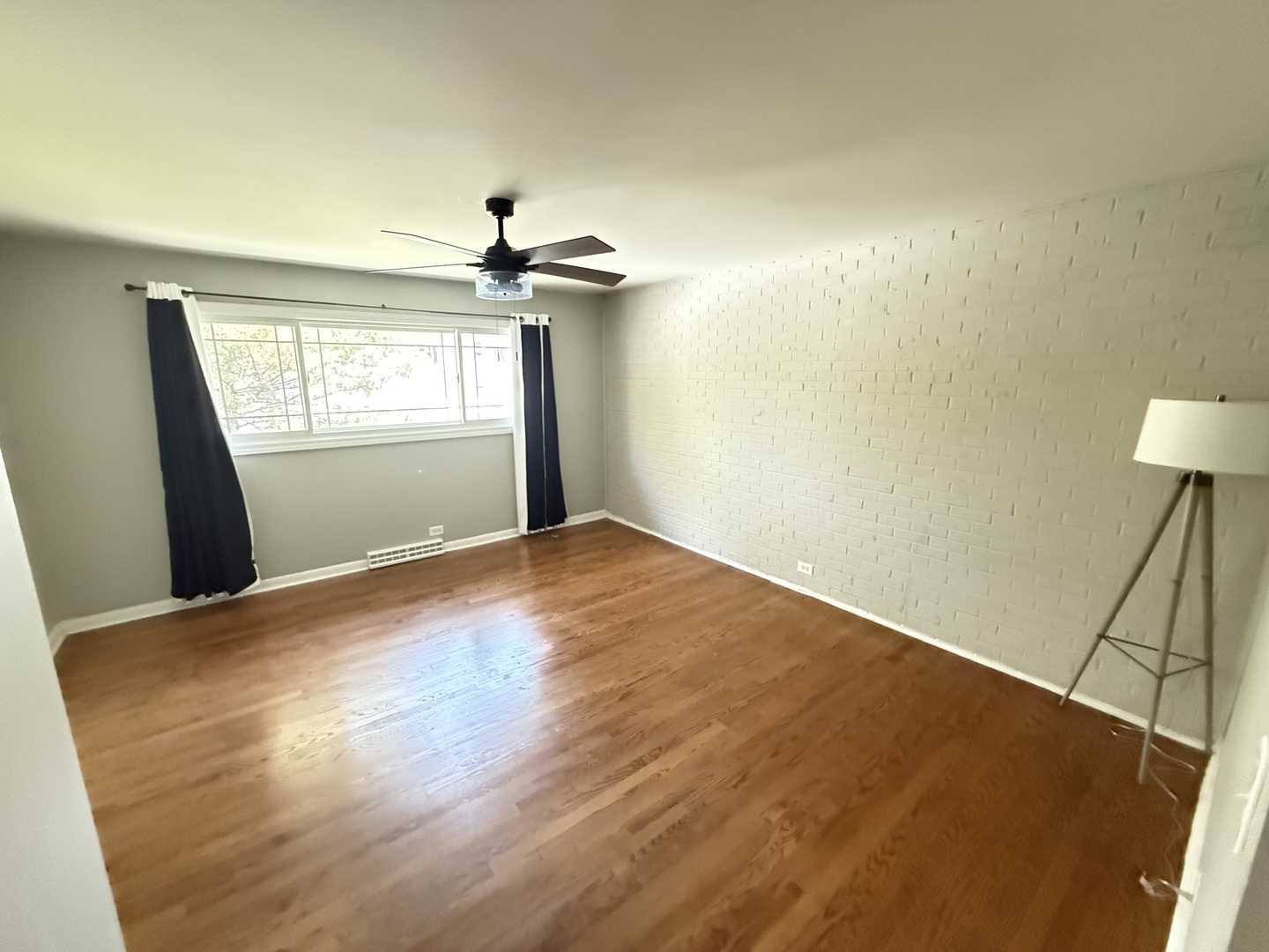 36 Washington Road, Unit 1 Lake Forest, IL 60045 - Photo 11 of 17 a view of empty room with window