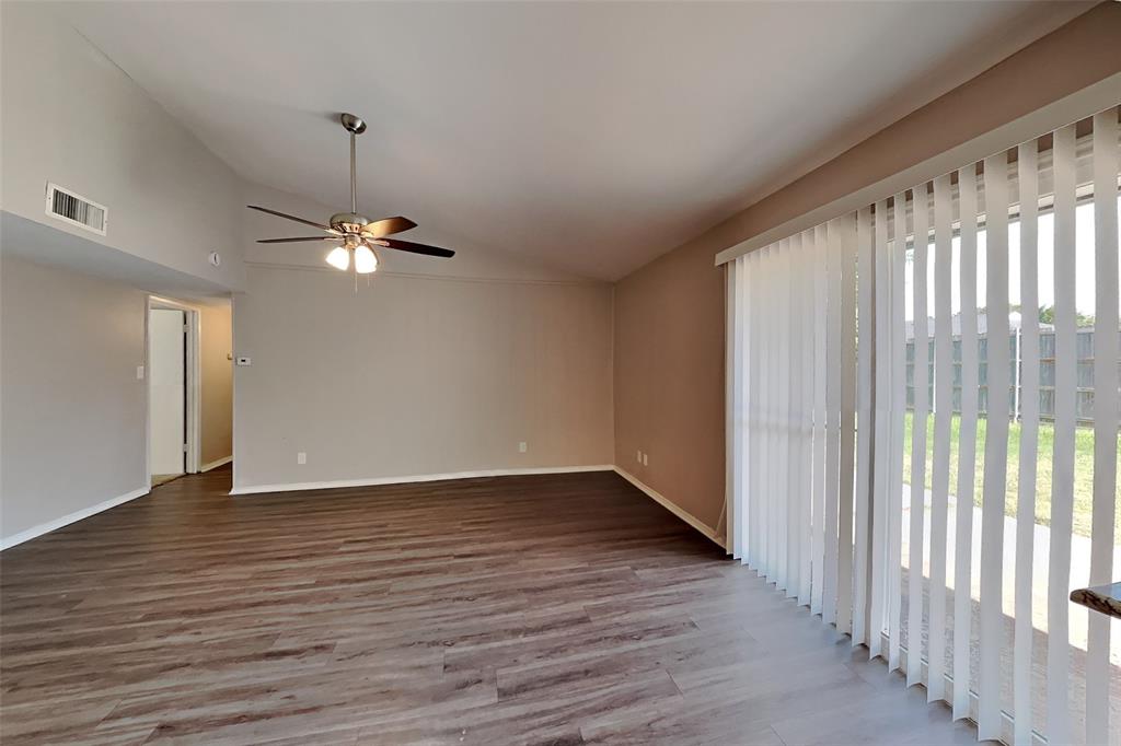 414 Oak Ridge Place Grand Prairie, TX 75052 - Photo 2 of 18