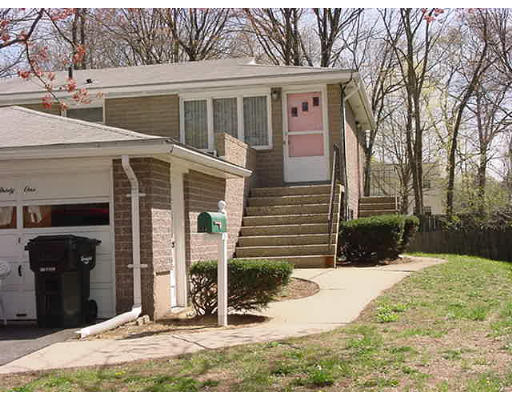 31-33 Tulsa Street Springfield, MA 01118 - Photo 2 of 4