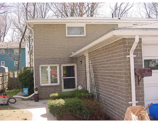 31-33 Tulsa Street Springfield, MA 01118 - Photo 3 of 4