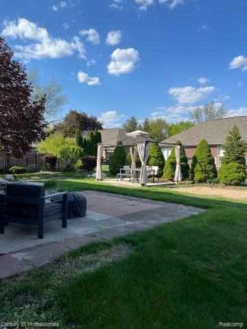 20984 Andover Road Southfield, MI 48076 - Photo 3 of 50 Let's peek in the backyard