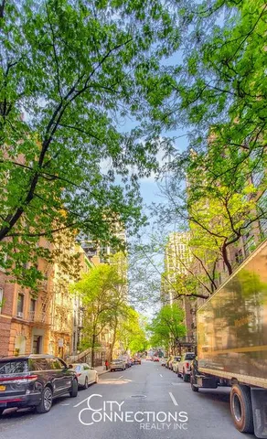 $489,000 | 223 East 50th Street, Unit 2C | Midtown East