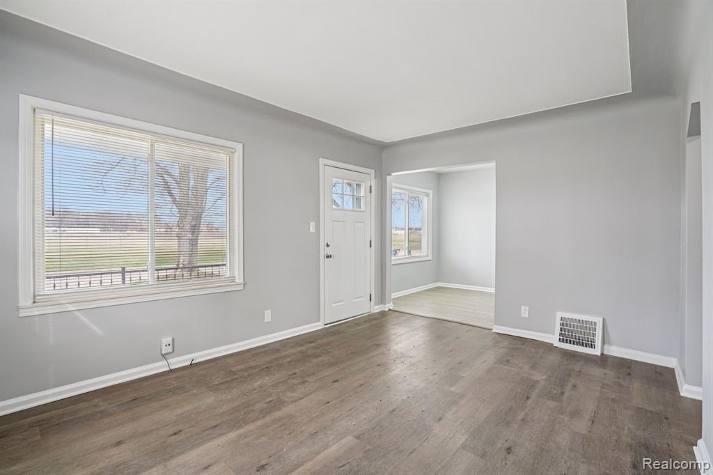 3963 Hubbard Street Wayne, MI 48184 - Photo 6 of 30