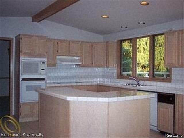 3734 Merriweather Lane Rochester, MI 48306 - Photo 5 of 13 GetMedia (4).jpg