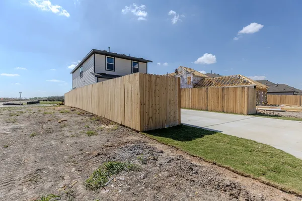 $2,000 | 108 Hartson Drive, Taylor, TX 76574