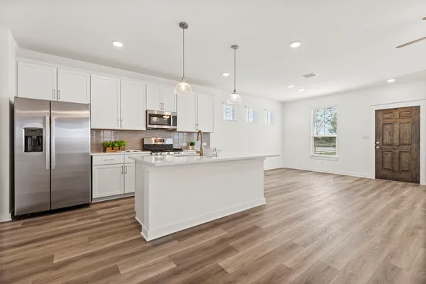 $2,000 | 108 Hartson Drive, Taylor, TX 76574