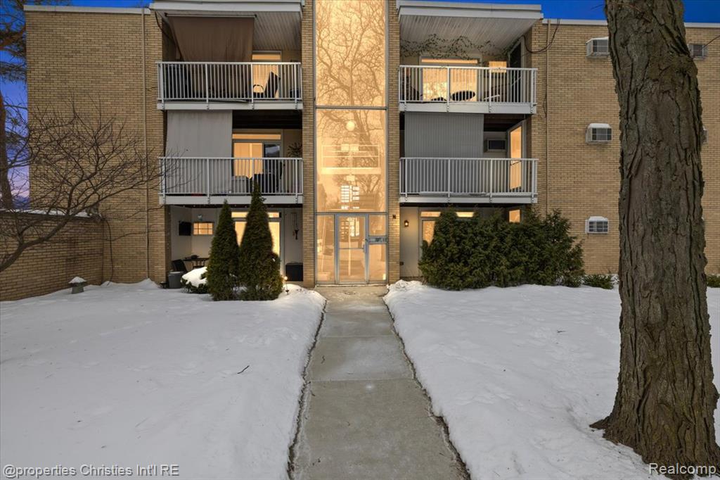 4921 Crooks Road, Unit N 3 Royal Oak, MI 48073 - Photo 1 of 17 Gallery Image 1