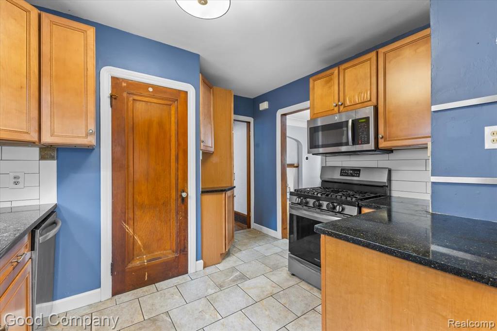 5535 Harvard Road Detroit, MI 48224 - Photo 6 of 19