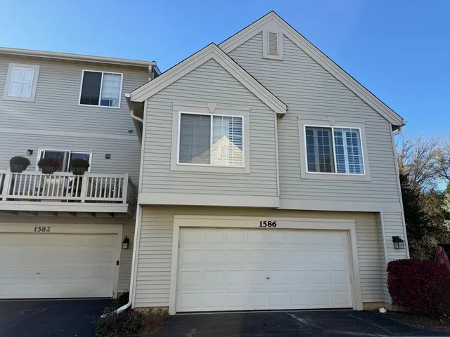 $1,500 | 1586 New Haven Drive, Unit 1586, Cary, IL 60013