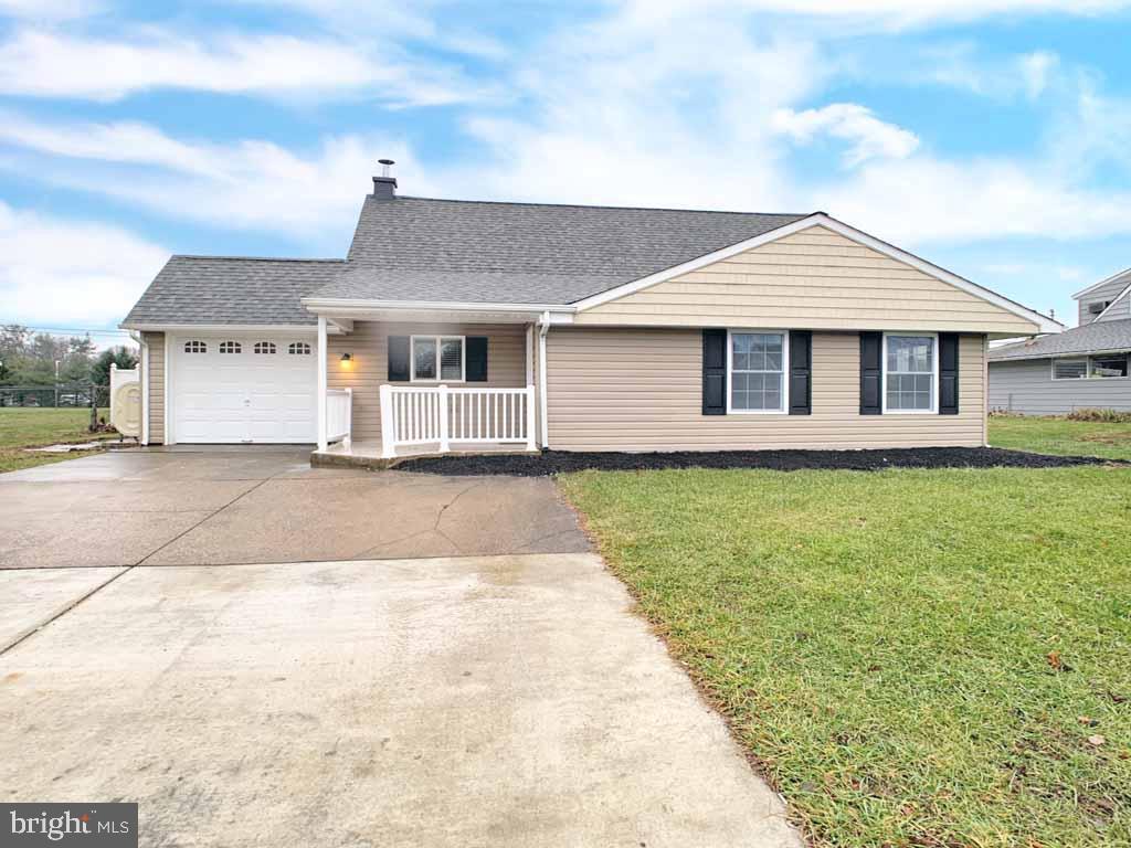 15 Dolphin Road Levittown, PA 19056 - Photo 3 of 29 Welcome to 15 Dolphin Road!