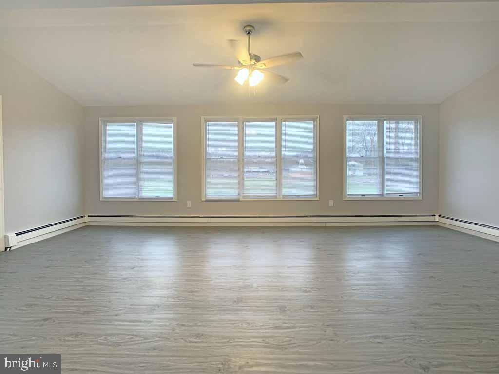 15 Dolphin Road Levittown, PA 19056 - Photo 5 of 29 Family Room