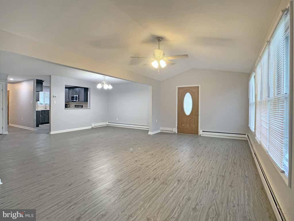 15 Dolphin Road Levittown, PA 19056 - Photo 8 of 29 Dining Room