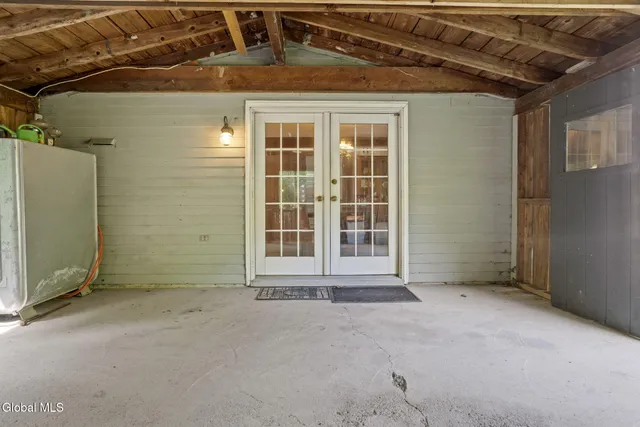 $685,000 | 176 High Rock Road, New Baltimore, NY 12192