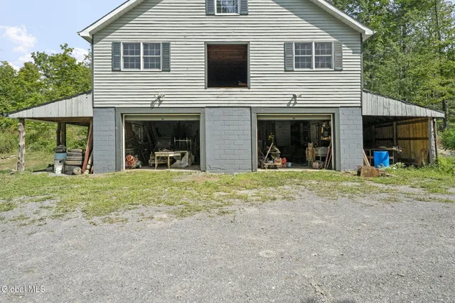 $685,000 | 176 High Rock Road, New Baltimore, NY 12192