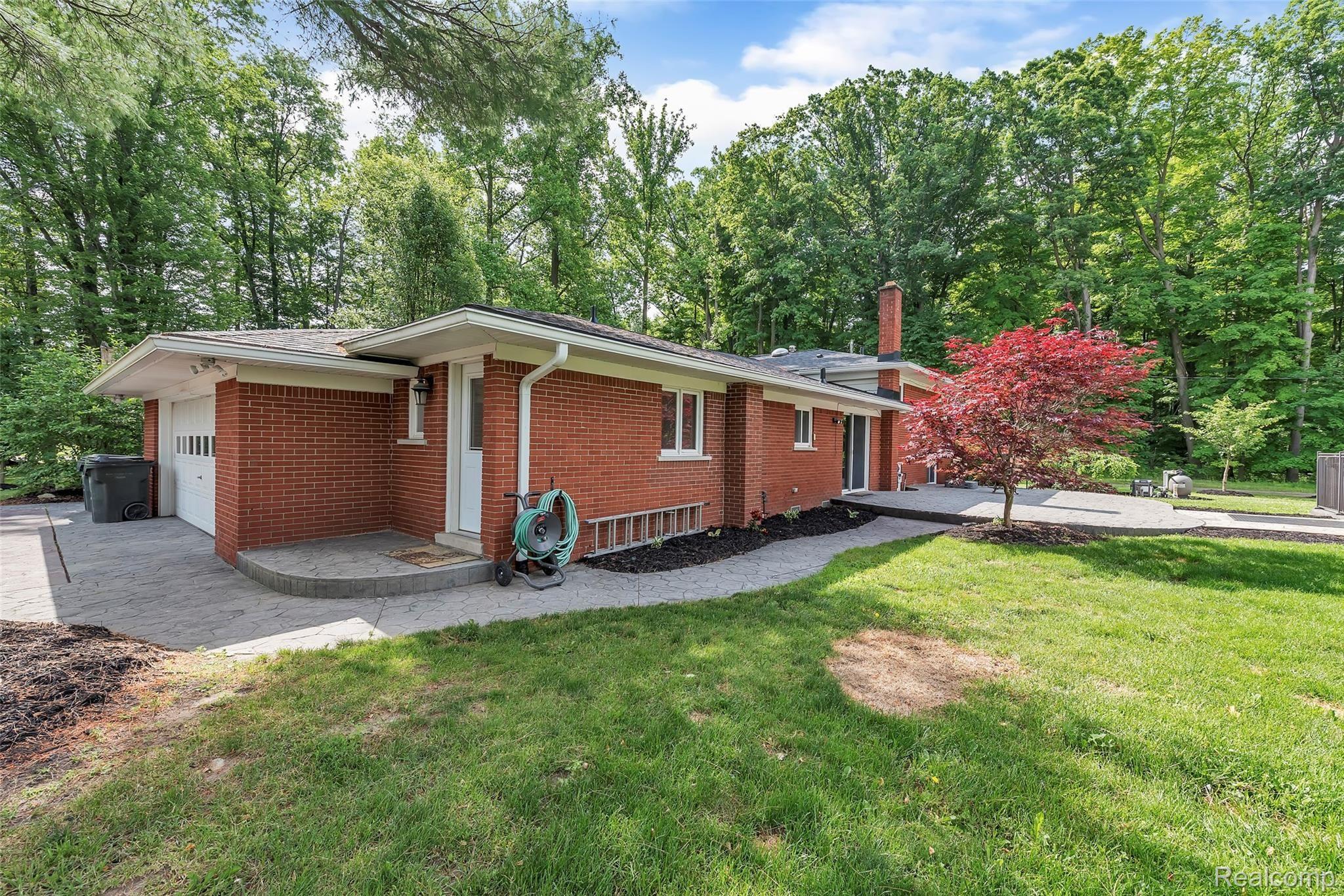 60451 Kunstman Road Ray, MI 48096 - Photo 29 of 39 Jays-Kuntsman-windowstill-7.jpg