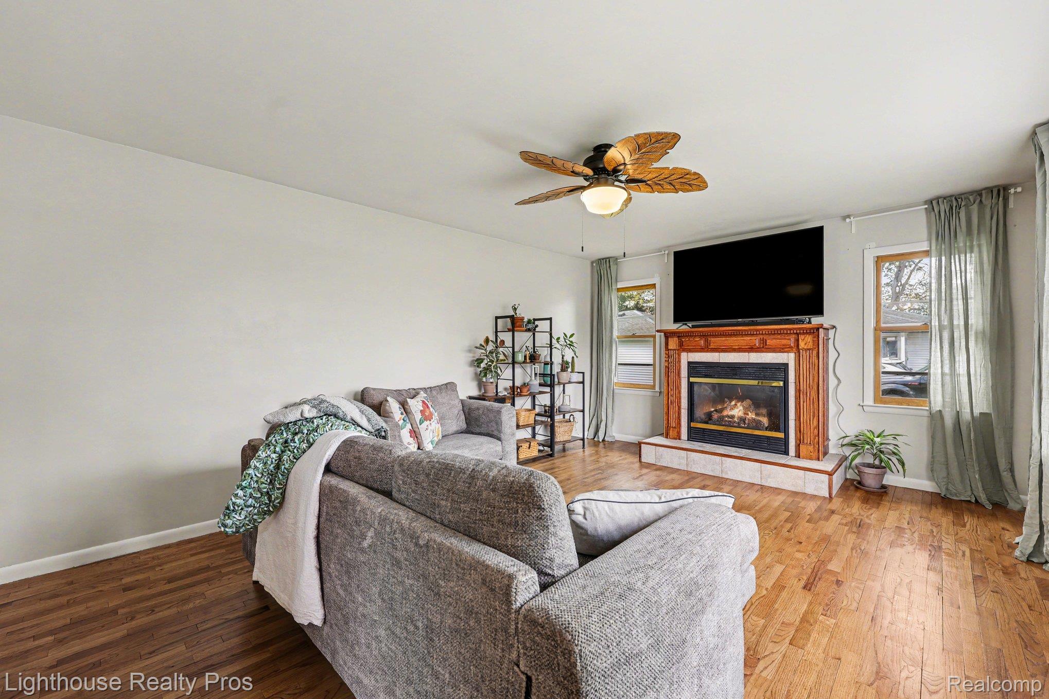 6405 King Road Spring Arbor, MI 49283 - Photo 5 of 38 005_file_1759.jpg