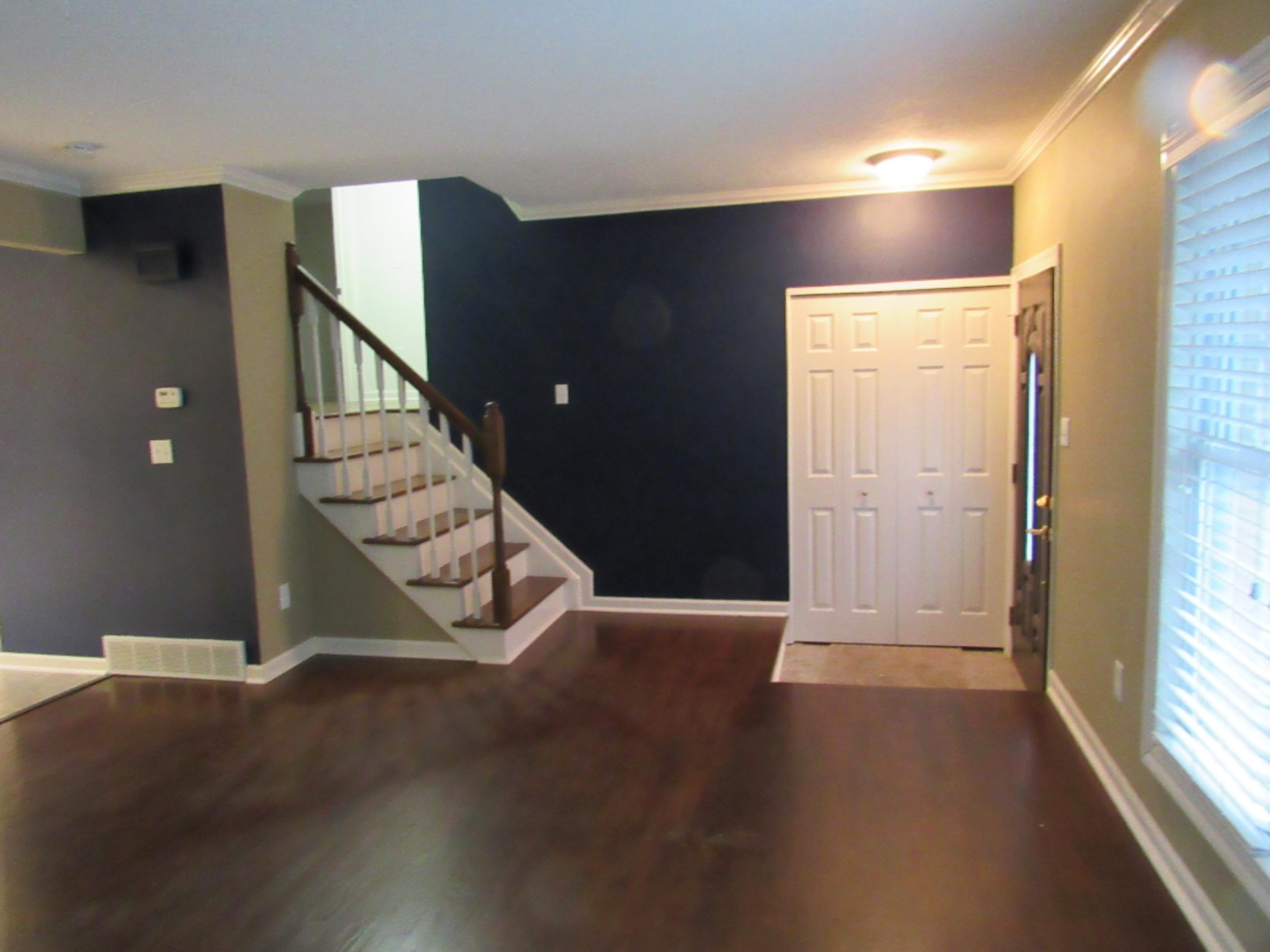 2919 Cumberland Road Lansing, MI 48906 - Photo 4 of 20 Front Entry/Living Room