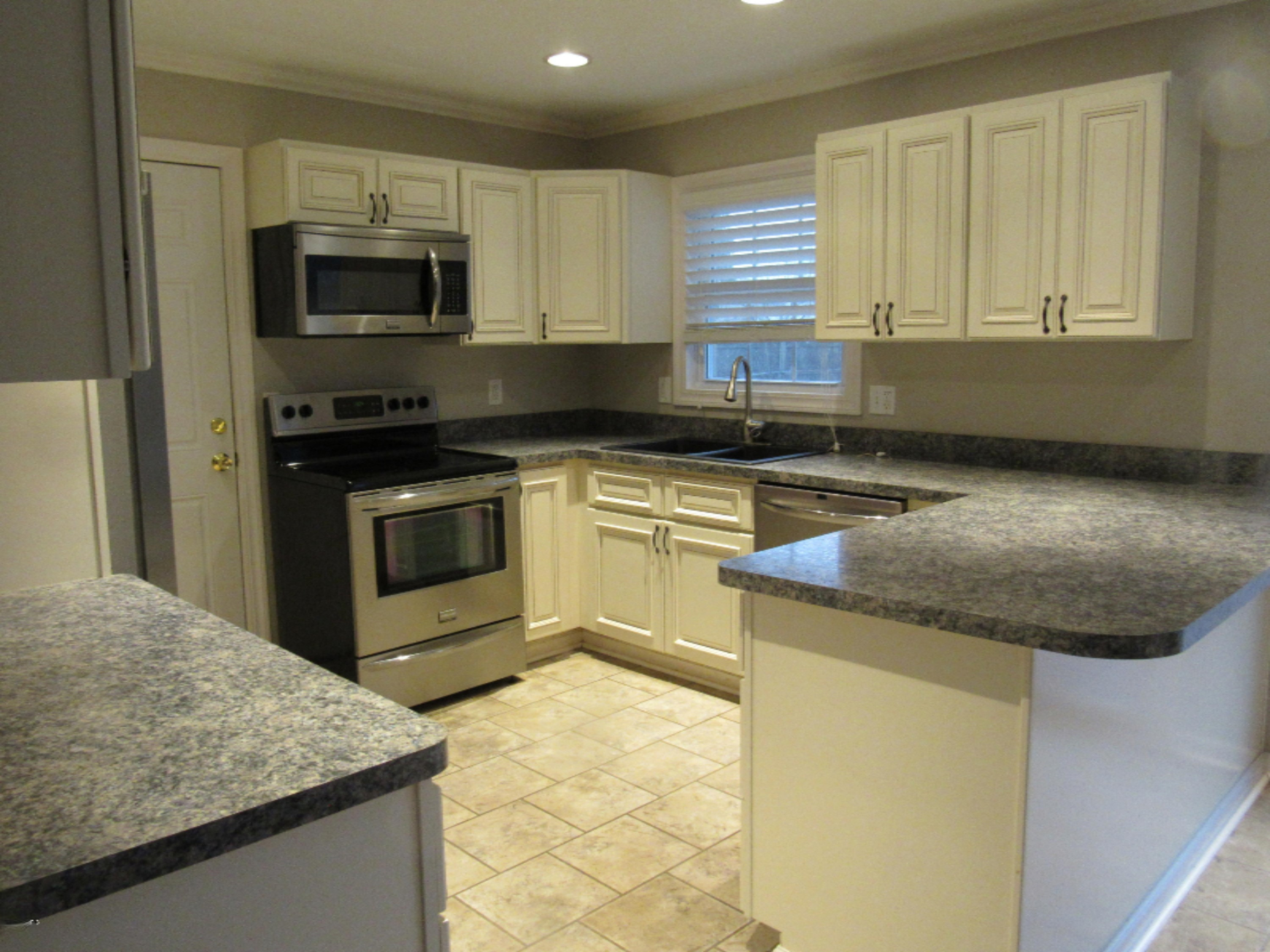 2919 Cumberland Road Lansing, MI 48906 - Photo 7 of 20 Lots of Cabinet Space