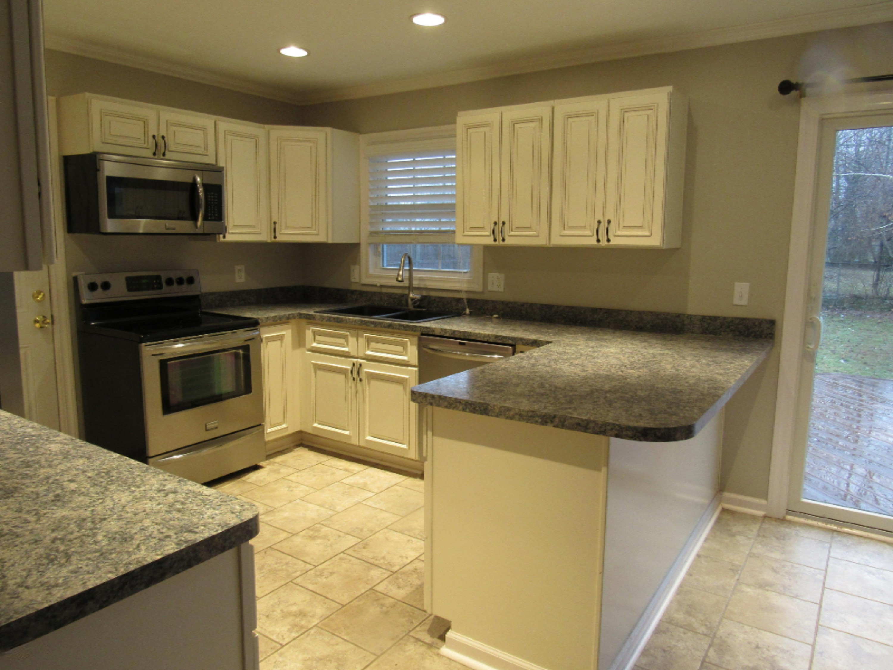 2919 Cumberland Road Lansing, MI 48906 - Photo 10 of 20 Snack Bar