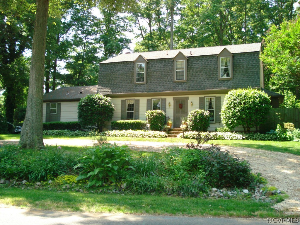 1735 Robindale Road Richmond, VA 23235 - Photo 2 of 24 Gallery Image 2