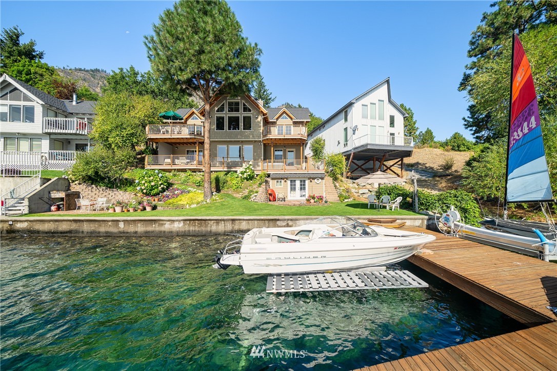 15902 South Lakeshore Road Chelan, WA 98816 - Photo 1 of 24 Gallery Image 1