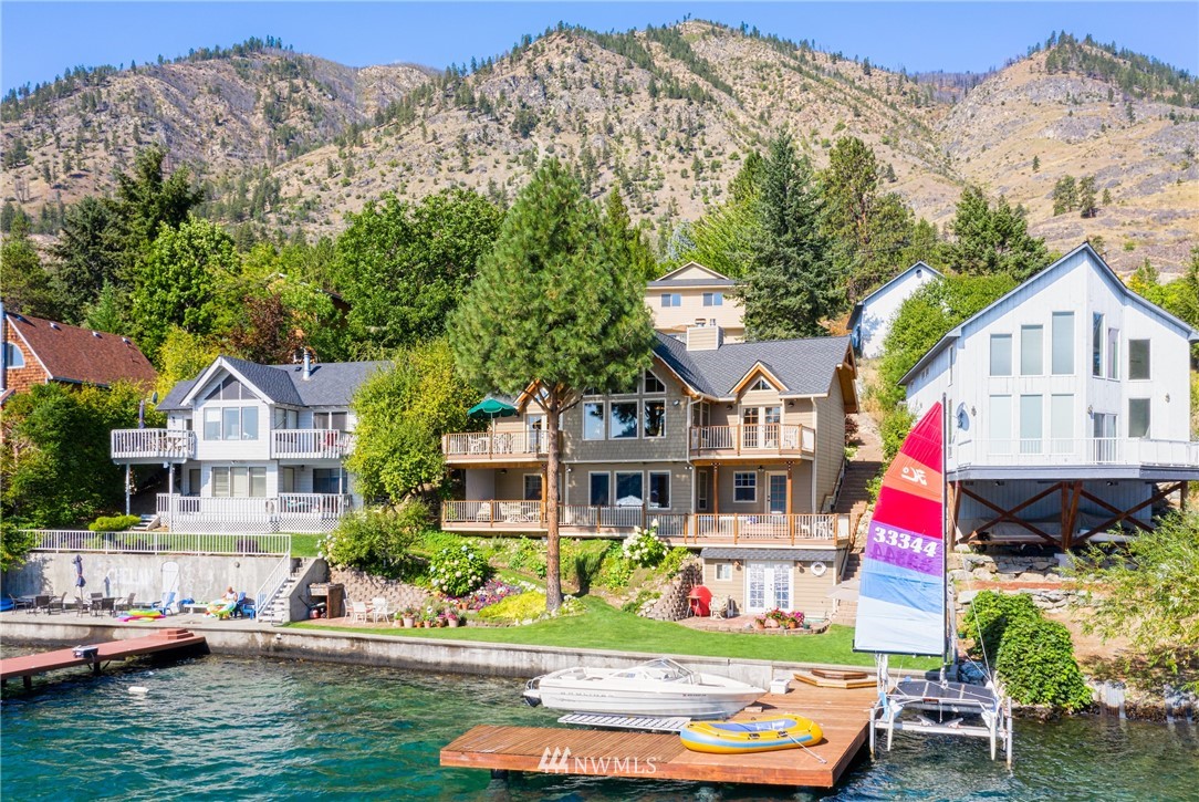 15902 South Lakeshore Road Chelan, WA 98816 - Photo 2 of 24 Gallery Image 2
