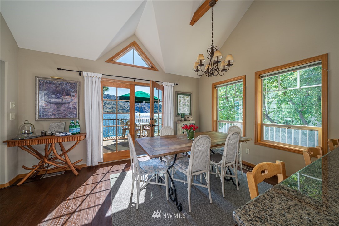 15902 South Lakeshore Road Chelan, WA 98816 - Photo 12 of 24 Gallery Image 12
