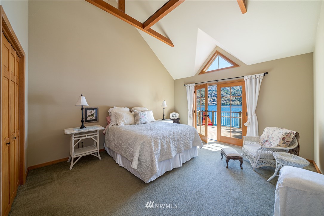 15902 South Lakeshore Road Chelan, WA 98816 - Photo 13 of 24 Gallery Image 13