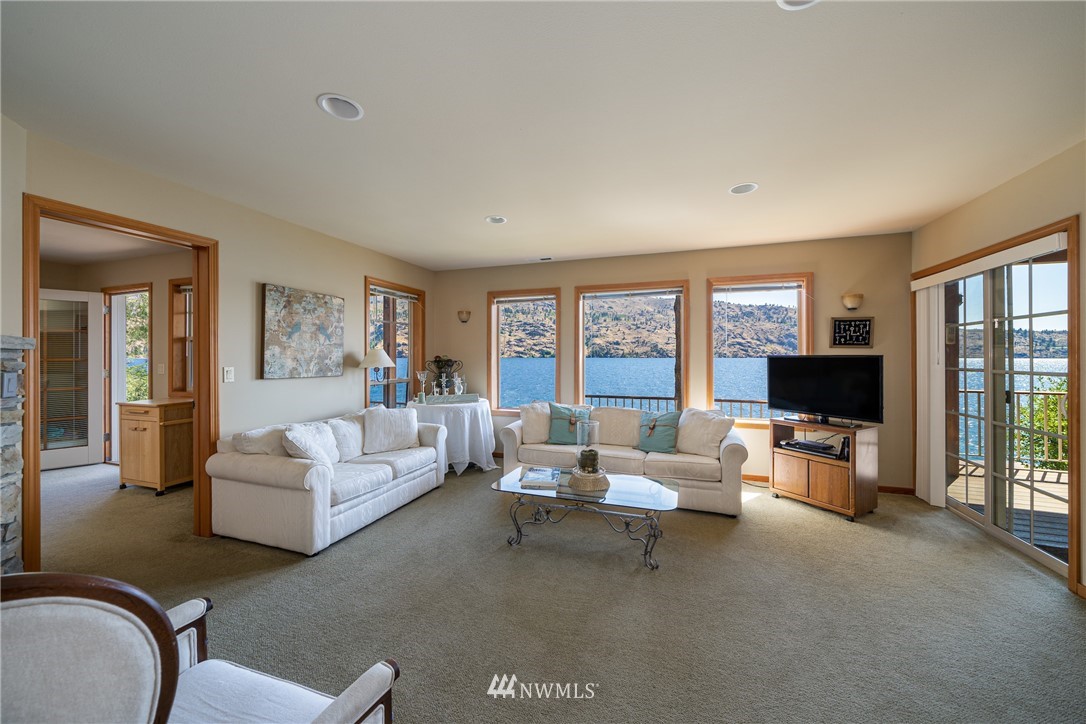 15902 South Lakeshore Road Chelan, WA 98816 - Photo 16 of 24 Gallery Image 16