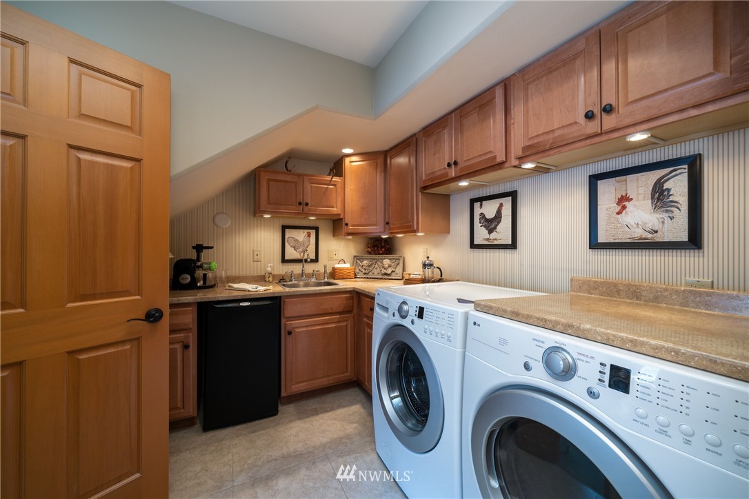 15902 South Lakeshore Road Chelan, WA 98816 - Photo 18 of 24 Gallery Image 18