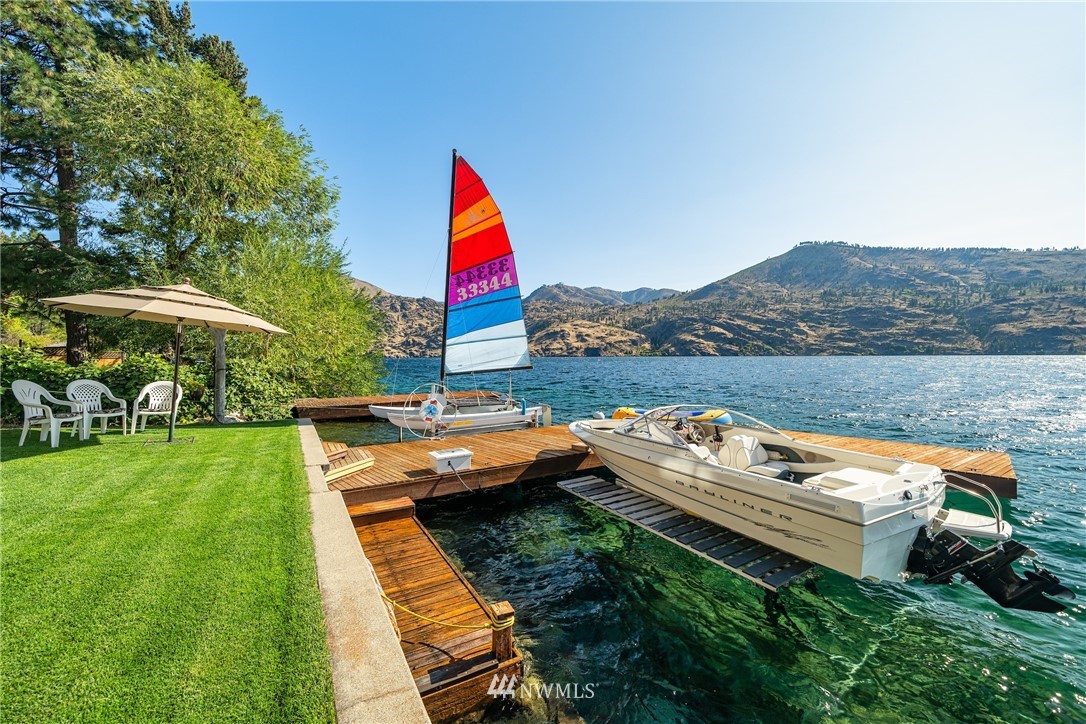 15902 South Lakeshore Road Chelan, WA 98816 - Photo 5 of 24 Gallery Image 5