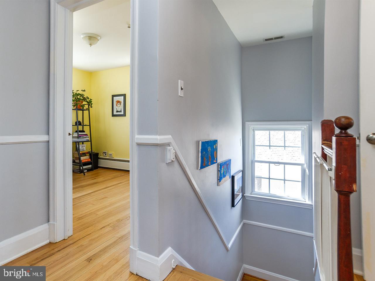 503 Brook Road Towson, MD 21286 - Photo 34 of 61 Staircase to upper bedroom level