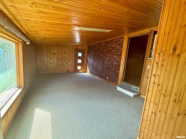 $103,000 | 315 South Jackson Street, Rushville, IL 62681