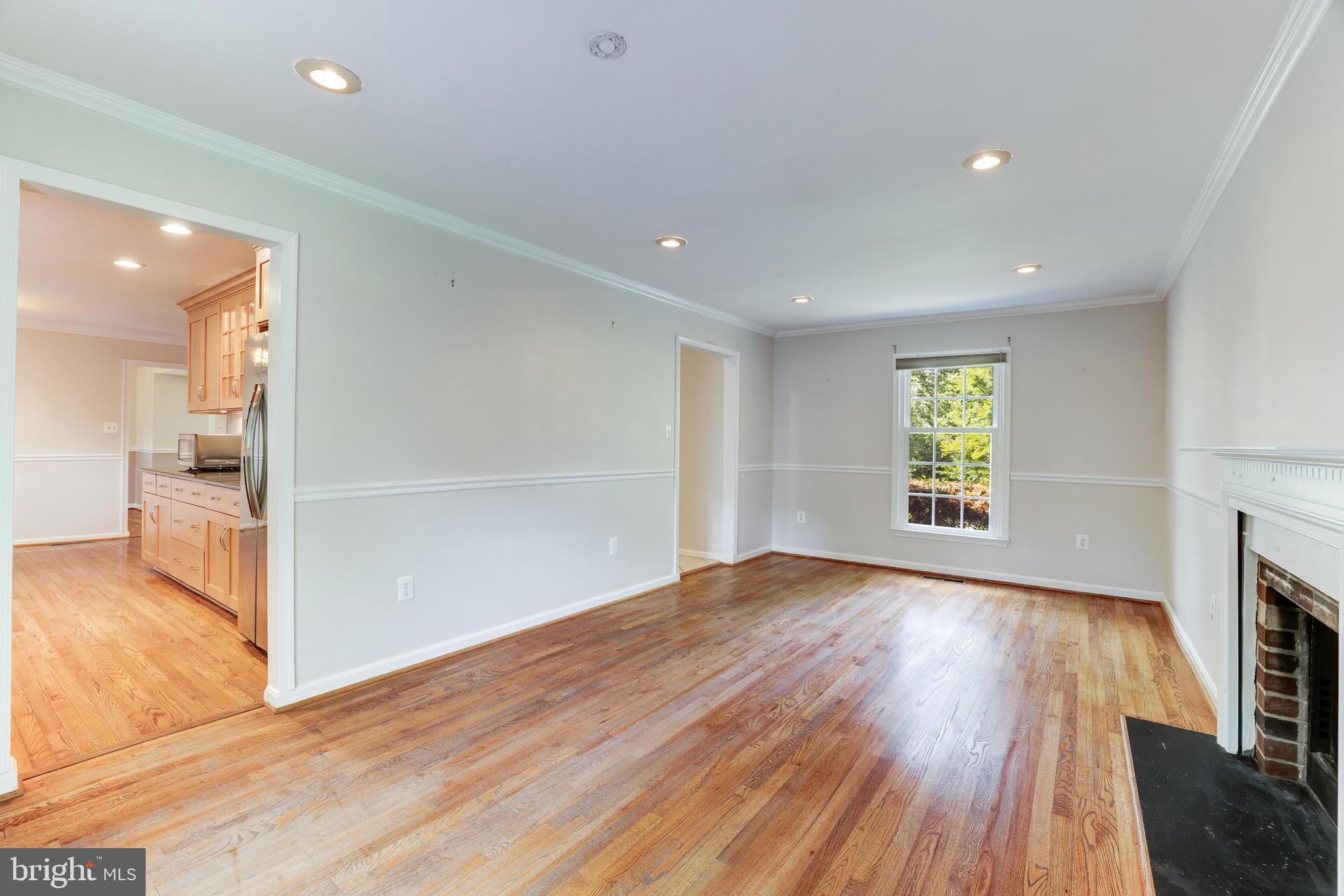 1816 Post Oak Trail Reston, VA 20191 - Photo 19 of 58 Fresh paint in the dining room