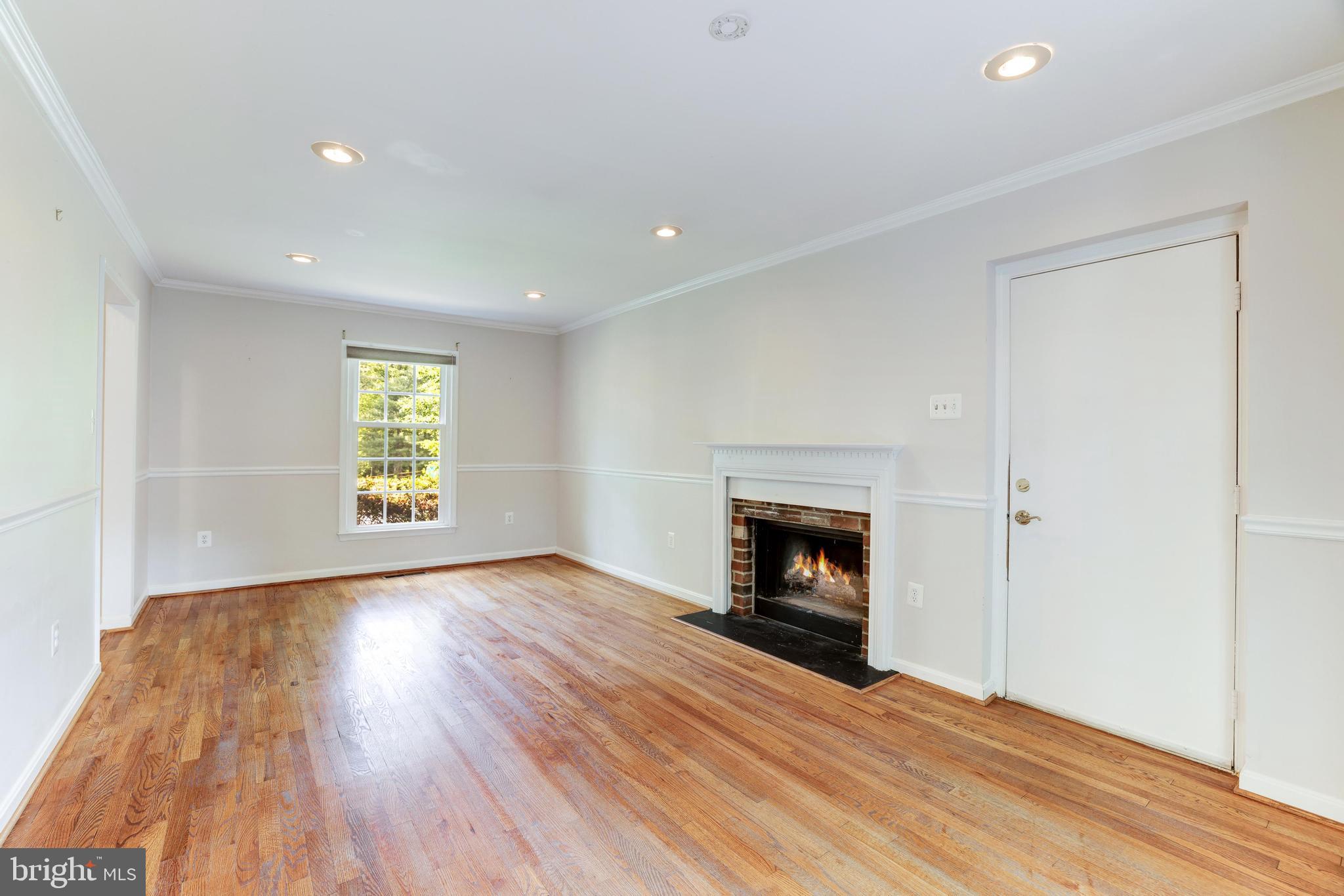 1816 Post Oak Trail Reston, VA 20191 - Photo 26 of 58