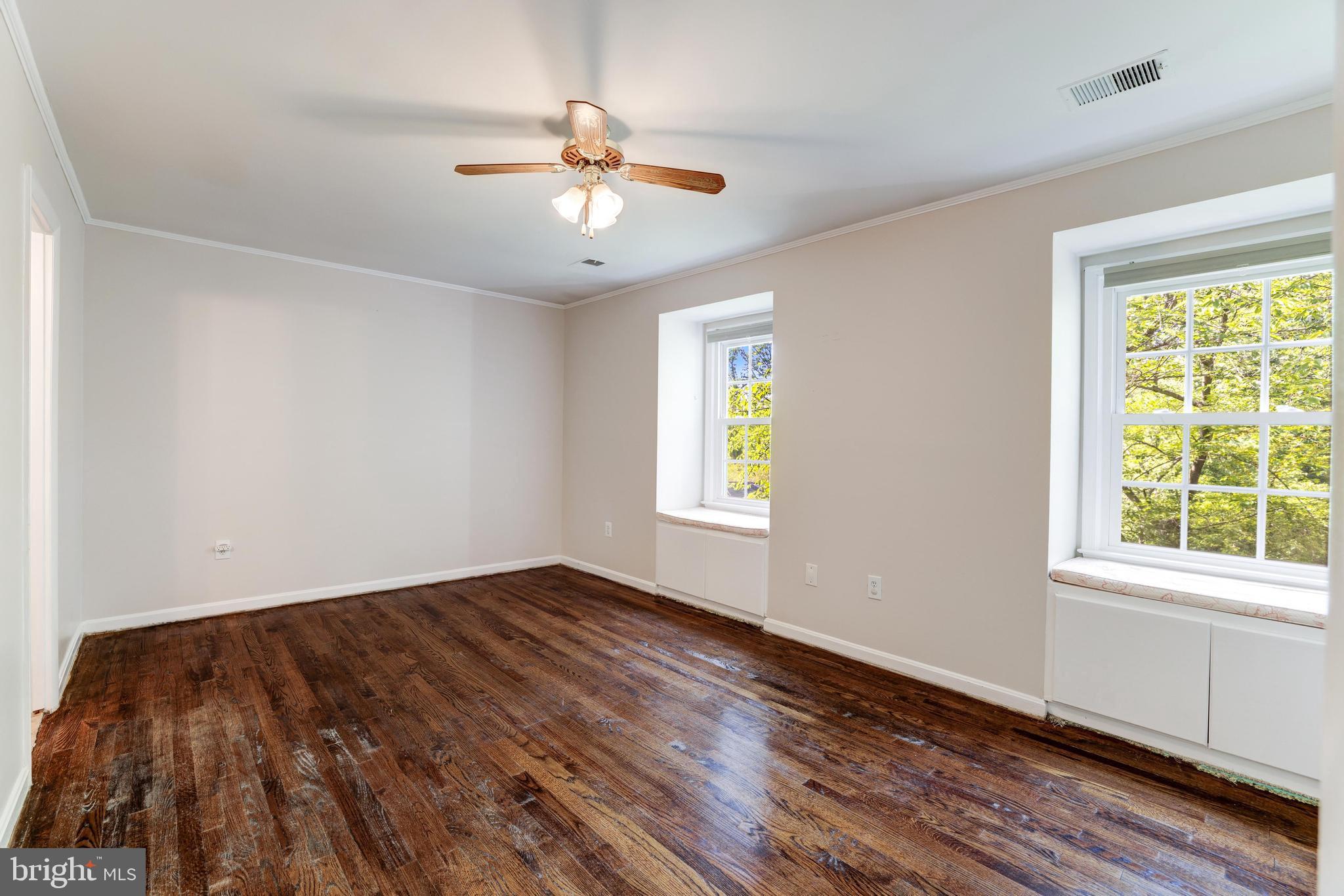 1816 Post Oak Trail Reston, VA 20191 - Photo 30 of 58