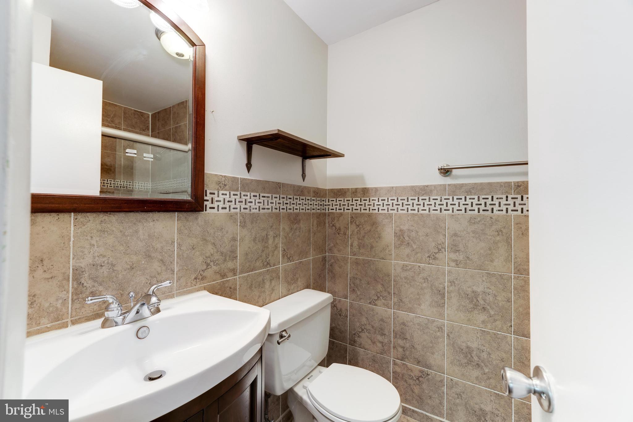 1816 Post Oak Trail Reston, VA 20191 - Photo 31 of 58 Owners ensuite