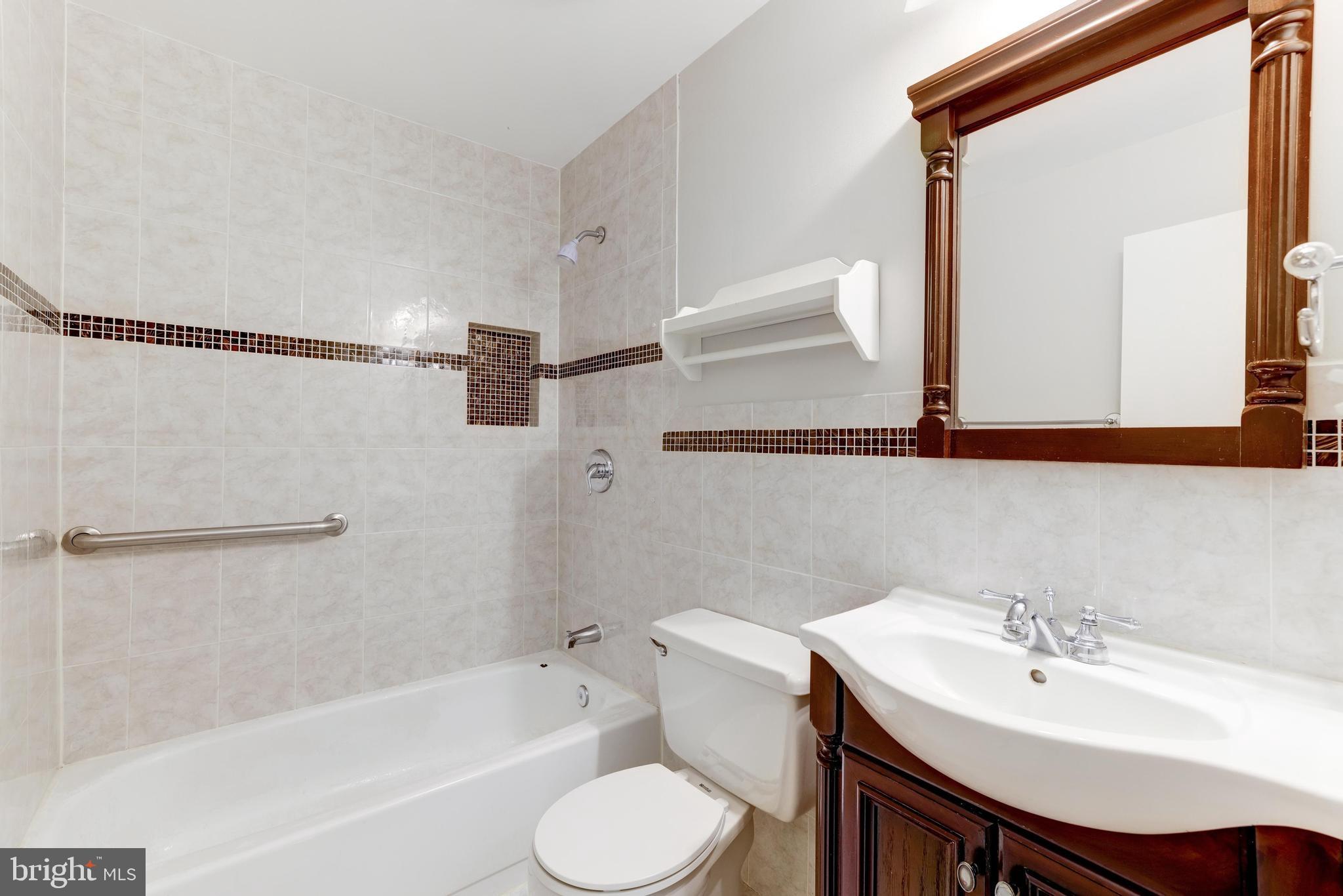 1816 Post Oak Trail Reston, VA 20191 - Photo 36 of 58 Hall bathroom
