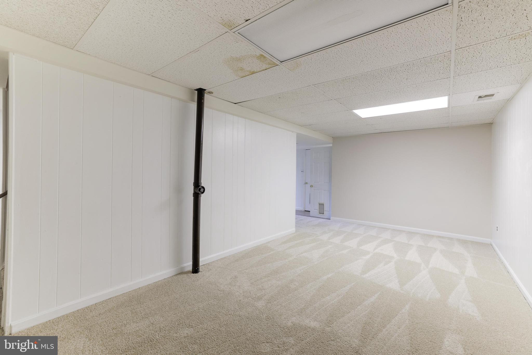 1816 Post Oak Trail Reston, VA 20191 - Photo 41 of 58