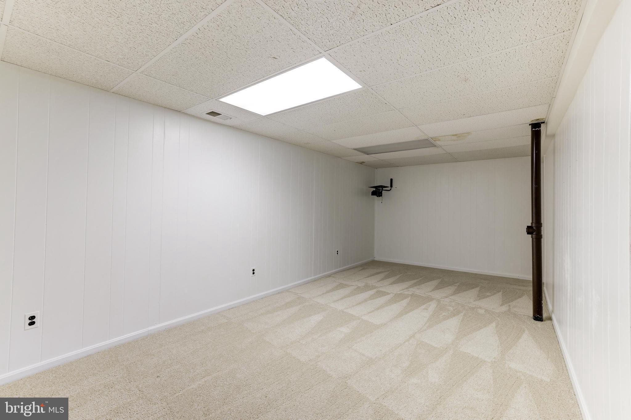 1816 Post Oak Trail Reston, VA 20191 - Photo 42 of 58